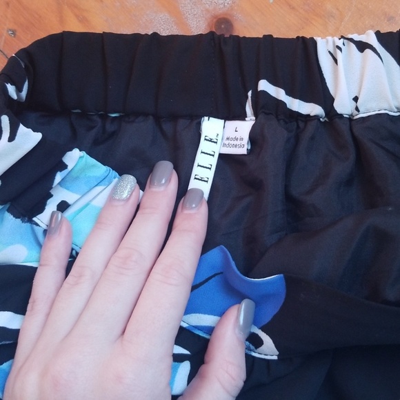 Cute ELLE skirt - Picture 2 of 2